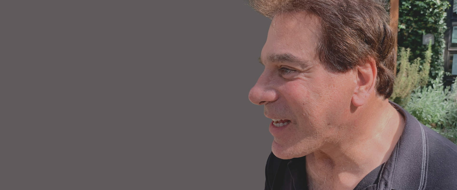 AT335-Main_Images-F1-min(Photograph provided by Lou Ferrigno and Cochlear Americas)