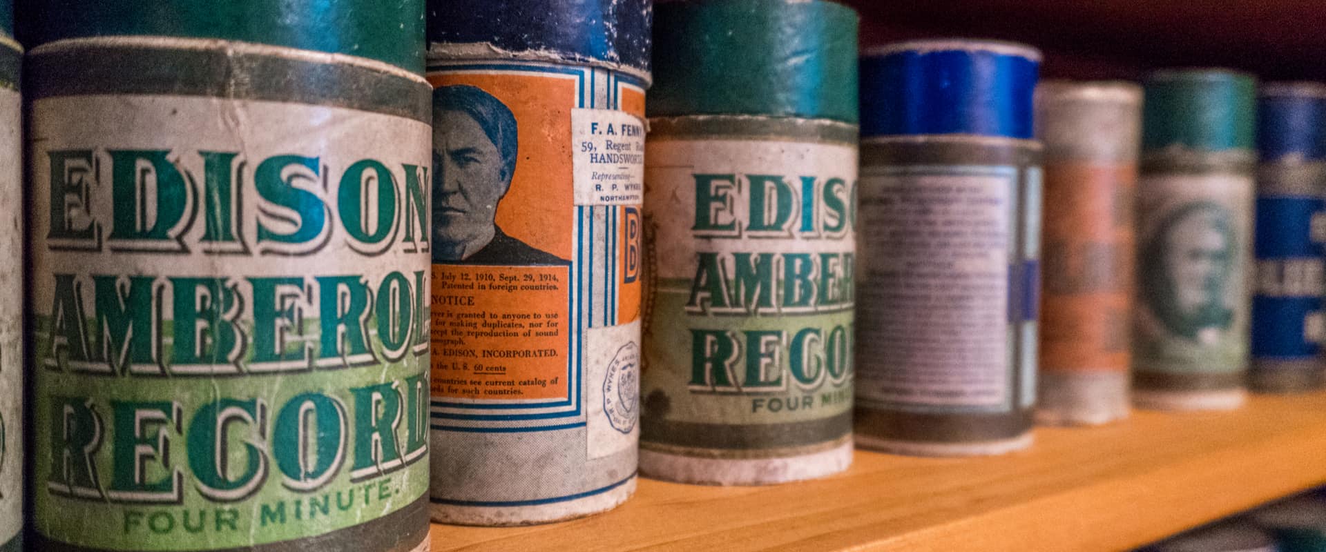 Hear the Sounds of the 1900s (Mary Anne Love/shutterstock.com)