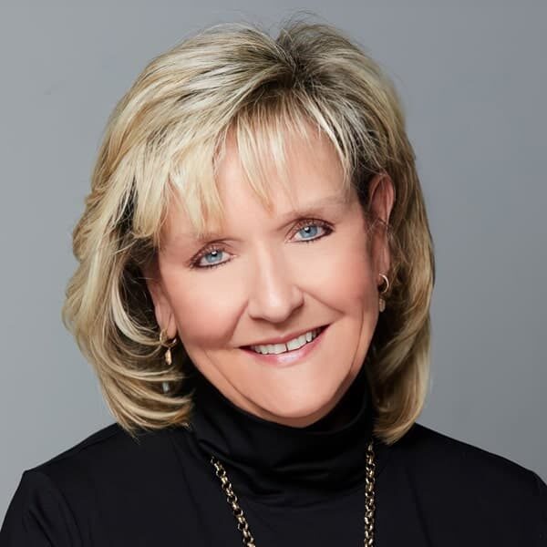 AT372-Website-Headshots-Caraway_Teresa-min