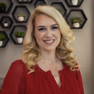 Emily McMahan-headshot