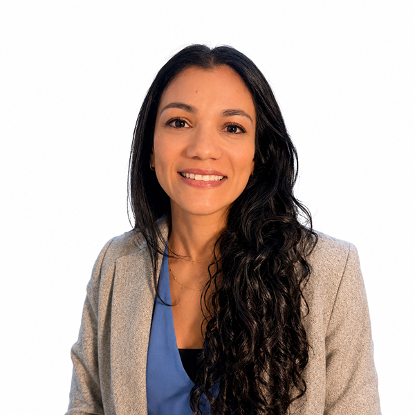 Liz Ramos Fernandez-headshot