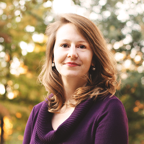 Robin Tellez-headshot